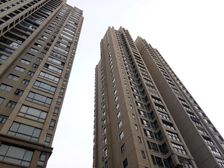 五年唯一南向大四房无户口无抵押