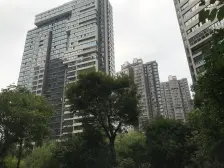 高区连体大阳台,采光全天,业主出国诚意出售