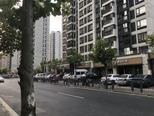 万科四房四叶草户型!精装保养好有产权车位!