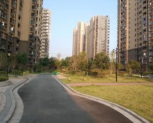 凯旋公馆3号地铁口旁 户型通透
