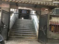 装修保持好,户型方正双阳台,上6楼 出行方便