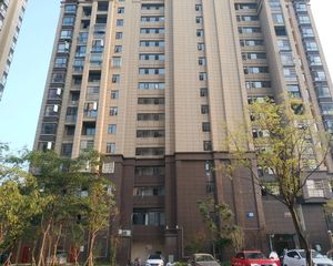 隔壁外国语,地铁口也近,电梯房,楼层佳