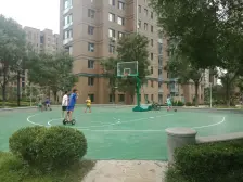 岭秀逸城 三室两厅 精装修 户型方正 落地窗