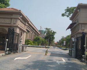 海逸豪庭尚都178平上叠加可用面积250平带车位