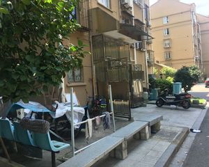 业主置换 诚心出售 自己住保养好 看房方便