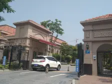 海逸豪庭精装178平上叠加 拎包入住 带车位 诚心出售