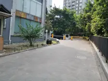 近轻轨公交大4房2卫 住家安静 环境好