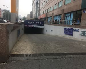 地体口正规一室一厅沃尔玛楼下
