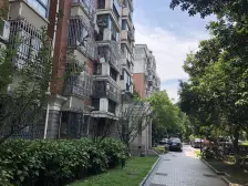 小复试,小区中间位置,全明三房,使用面积高,诚意