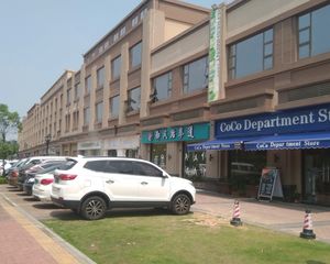 尚都二期毛坯朝南三房看湖景采光视野好无遮挡