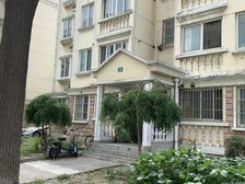 新上好房,楼层好,精装修两年,二改三随时看。