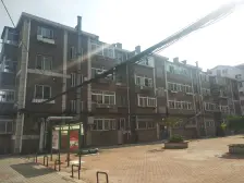 一室一厅户型 一层三户 地铁 旁 没有坡 近公园