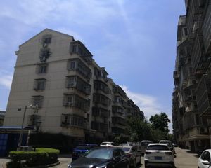 中兴小区闹中取静大三房得房率高中庭位佳采光好