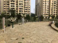 樱花北园胜景家园装修好有个平台做成一个房间了