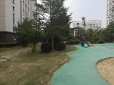 客厅带阳台,环境优美,采光充足,得房率高,主卧朝南,一梯两户,品质小区,现代风格