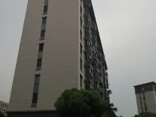南北通透,交通便利,小区中心位置,一梯四户,精装修