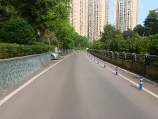 带前后大花园,有地下室,中庭清静,纯洋房小区