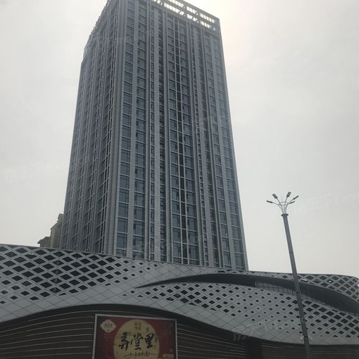 万虹广场公寓1室1厅1卫南朝向1700.00元/月出租