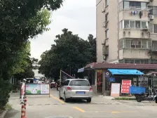 有朝南车库23.42平小区前面是地铁口三附田家炳