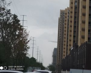 轻轨沿线毛坯三开间朝南满五唯一楼层好视野开阔