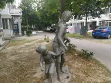 临港大三房 高楼层 纯毛坯 采光刺眼 南北通