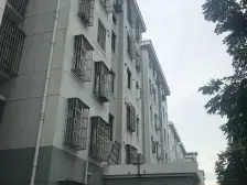 地铁600米,配套齐全,诚意出售,5复6是,+阁楼