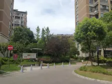 临港新片区泥城商品房飞机户型满二年精装修拎包入住