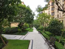 照母山花园洋房,出则繁华,如则宁静。