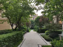 洋房端户,单层面积150平,花园约160+,带两层地下室