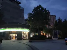 锦绣前城位置好且十分安静的四房洋房