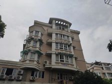 别墅小区 中间楼层 自住精装 中庭位置