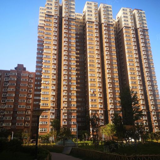 清华紫光园3室2厅2卫南北朝向2300.00元/月出租