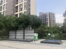 空中大平层地铁印象城0距离带车位中心位置看房随时