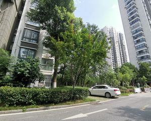 滨湖品阁边户三房户型正采光好价格美丽诚心卖
