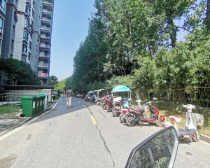 户型方正位置安静采光视野棒配套完善出入方便诚售