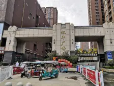 省体旁 地铁口 简单装修 双气四房 满五年 看房有钥匙