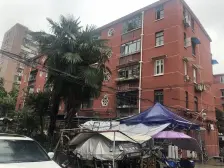 新上万体馆朝南大1房,配套齐全,生活便利地铁线路多