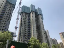 坐北朝南,端正大三房,全天太阳,环境优美自带金装