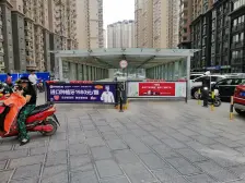 二环年代新的地铁标间,楼下就是地铁C口