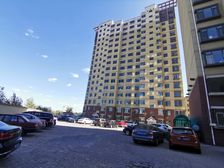 业主诚意出售,小区绿化好,停车方便,看房方便。