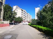 兰溪花园 一楼带小院 采光好 三居室