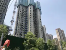 坐北朝南的房子,视野好,洋房好楼层4房,户型端正