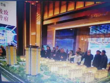 新城西富人品质小区住家装修中叠带车位,业主诚心出售