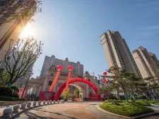 恒大二期看湖电梯好楼层 全天太阳 停车方便