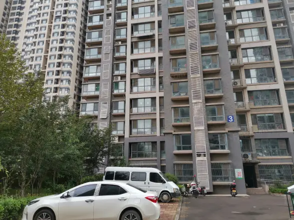 山岭丽城