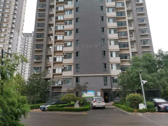 山岭丽城