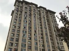 纯内圈 横厅上叠别墅,三层楼四套房带书房 多露台 。