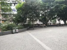 近南坪商圈,配套齐全,出行方便,小区环境好。