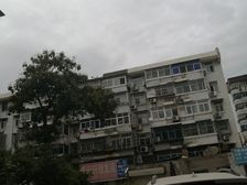精装两室明厅采光好位置离广场近