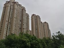 天悦龙庭4室1厅东南